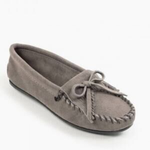 Minnetonka Kilty Hardsole Moccasins Grey 401T Size 8.5